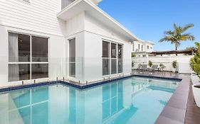 Sunrise Mansion With Pool - 6 Bedrooms